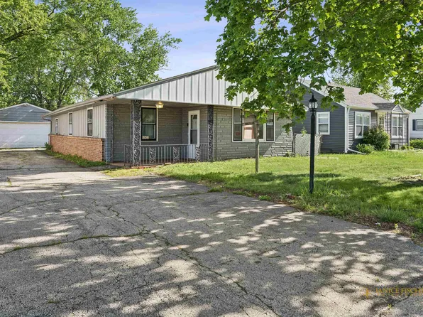 308 Gilbert Ter, Machesney Park, IL 61115