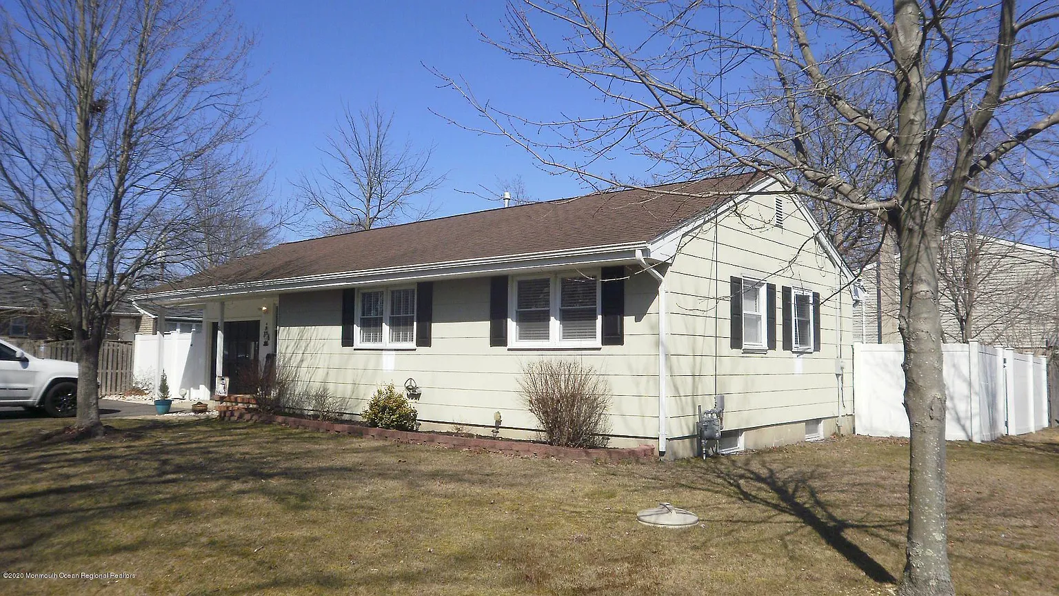 76 Elm St photo 1