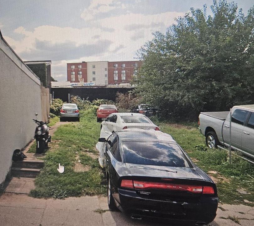 2nd image of 1628 Margaret St