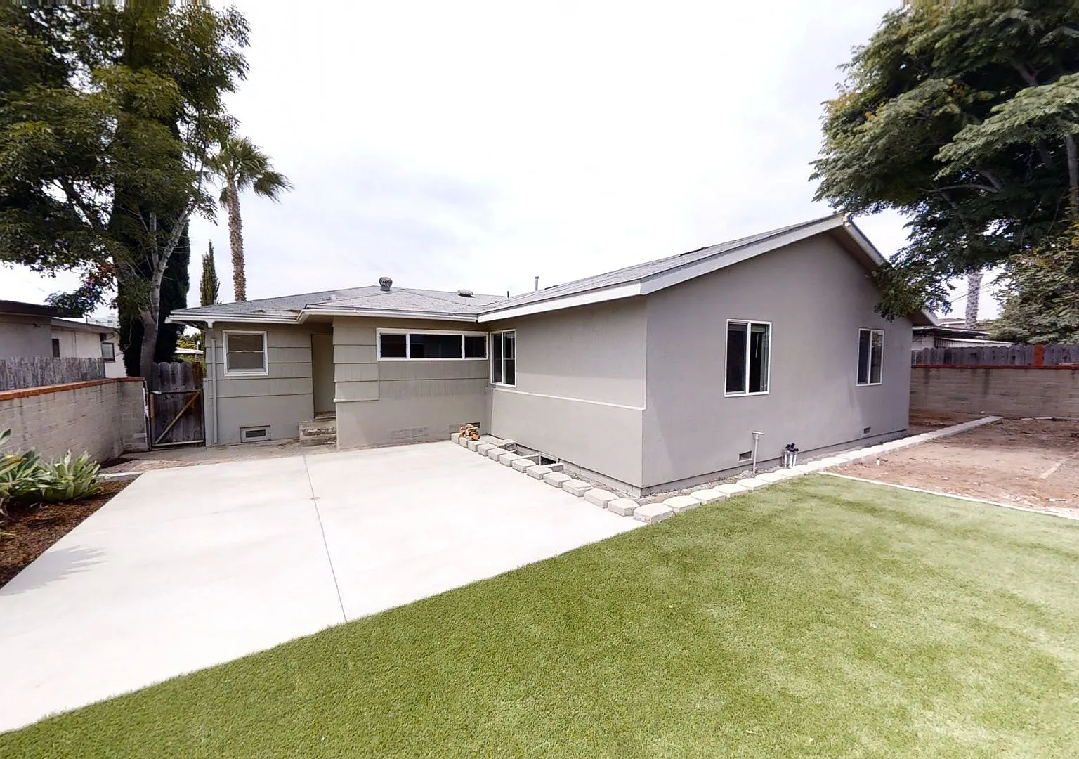 Large House on Dorothy Dr! — Photo 1