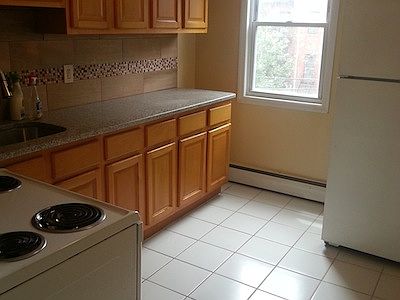 3rd image of 200 Putnam Ave #2