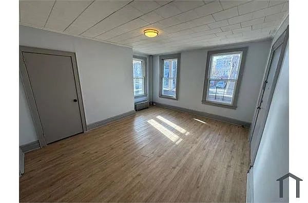 Building Photo - 39 Andrew St #2