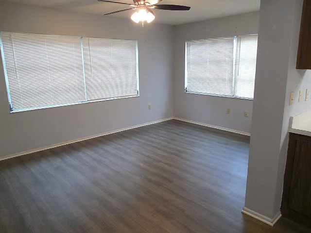 13102 Pembrook Ct — Photo 10