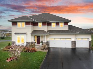 2147 Summerhill Pl, Shakopee, MN 55379