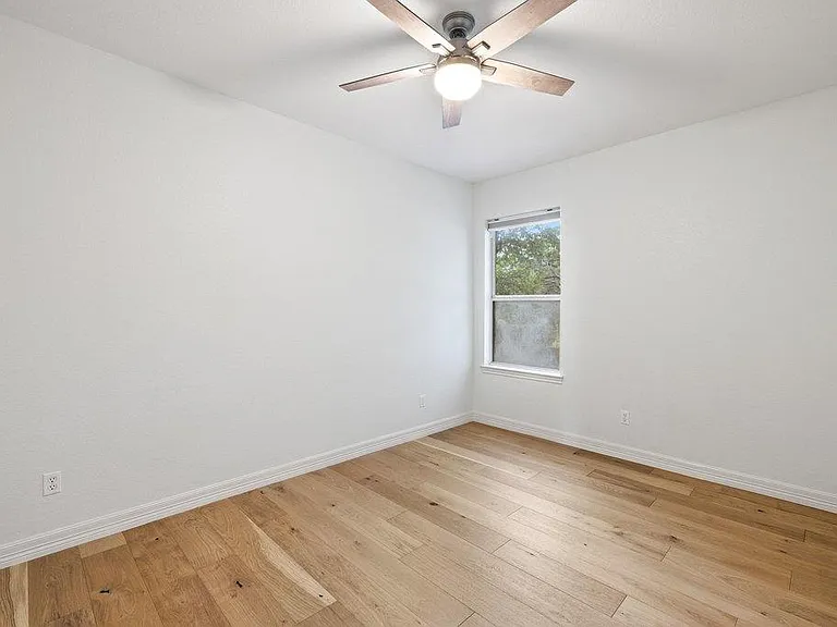 17133 Majestic Ridge Rd — Photo 23