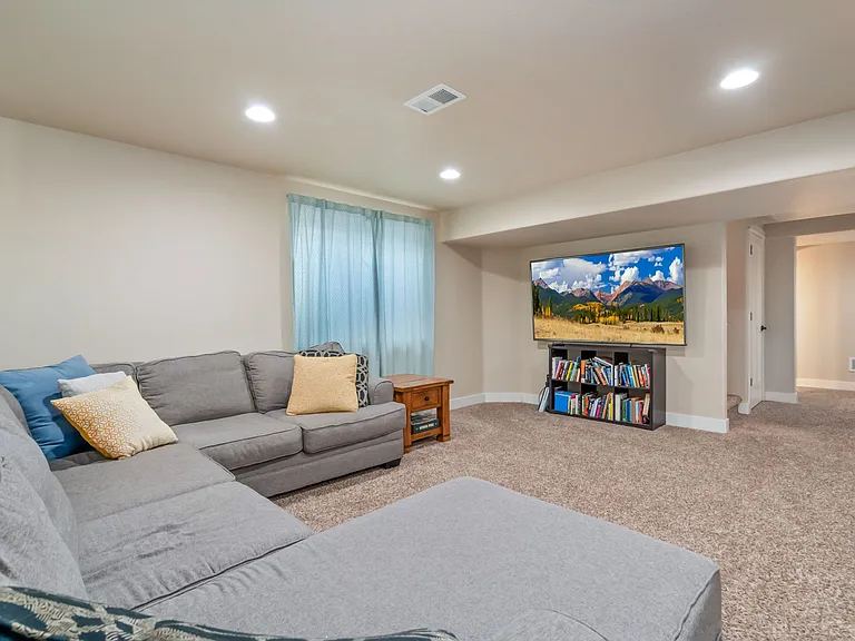 3311 Oberon Dr — Photo 41