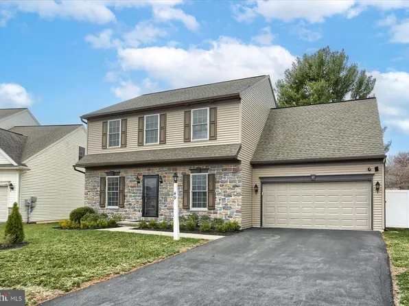49 Hamlet Cir, Mechanicsburg, PA 17050