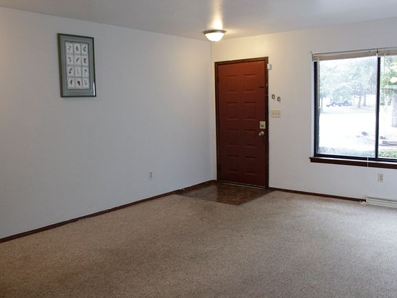 3rd image of 6102 W Port Ave