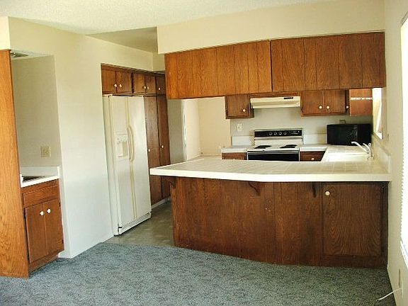 2nd image of 3747 Vista Campana S Unit 42