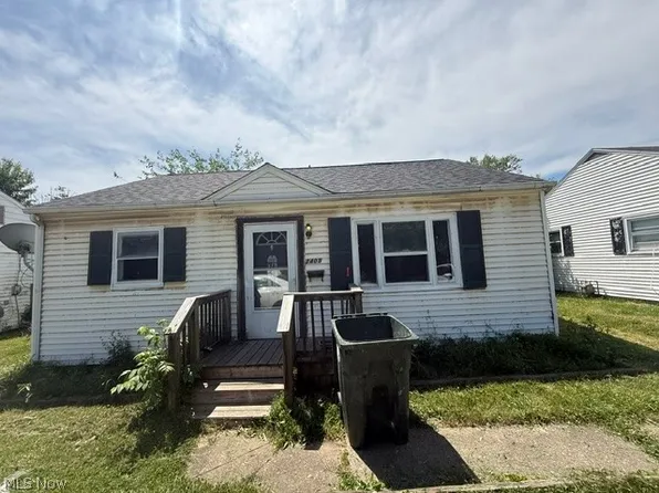 2405 Harmont Ave NE, Canton, OH 44705