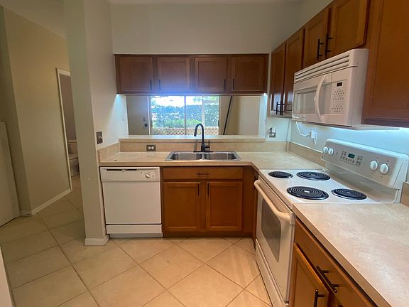 4th image of 8313 Pacific Beach Dr