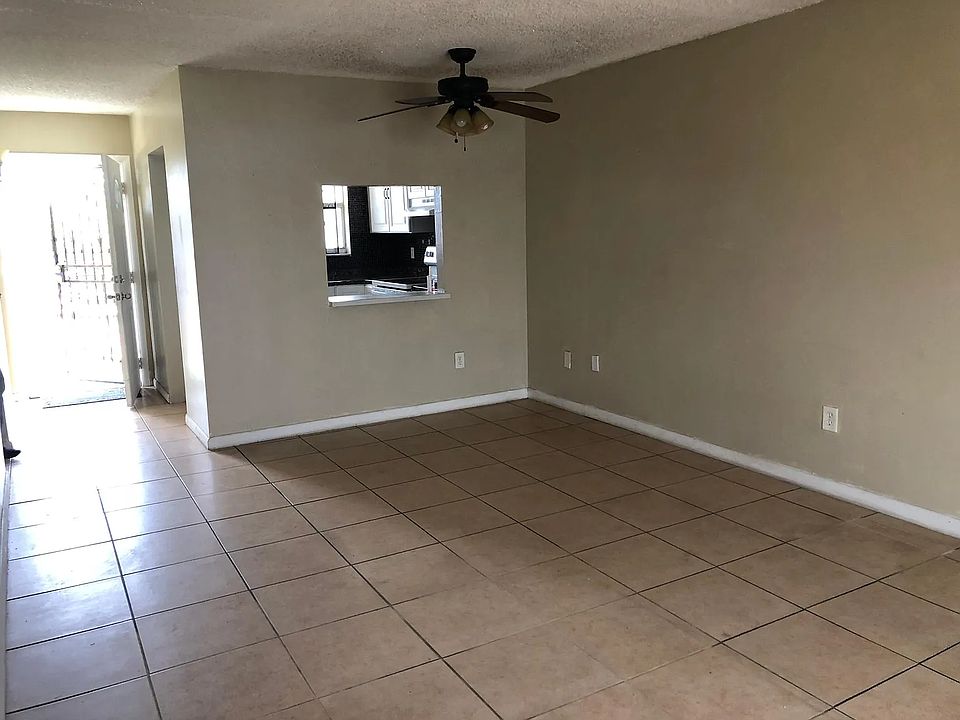 2nd image of 13725 NE 6th Ave APT 302