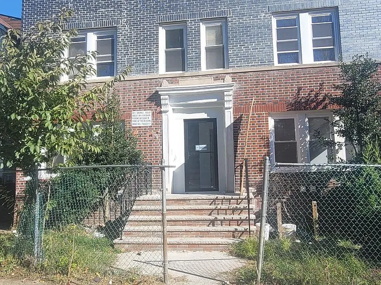 37 William St #1-2-4 — Photo 2
