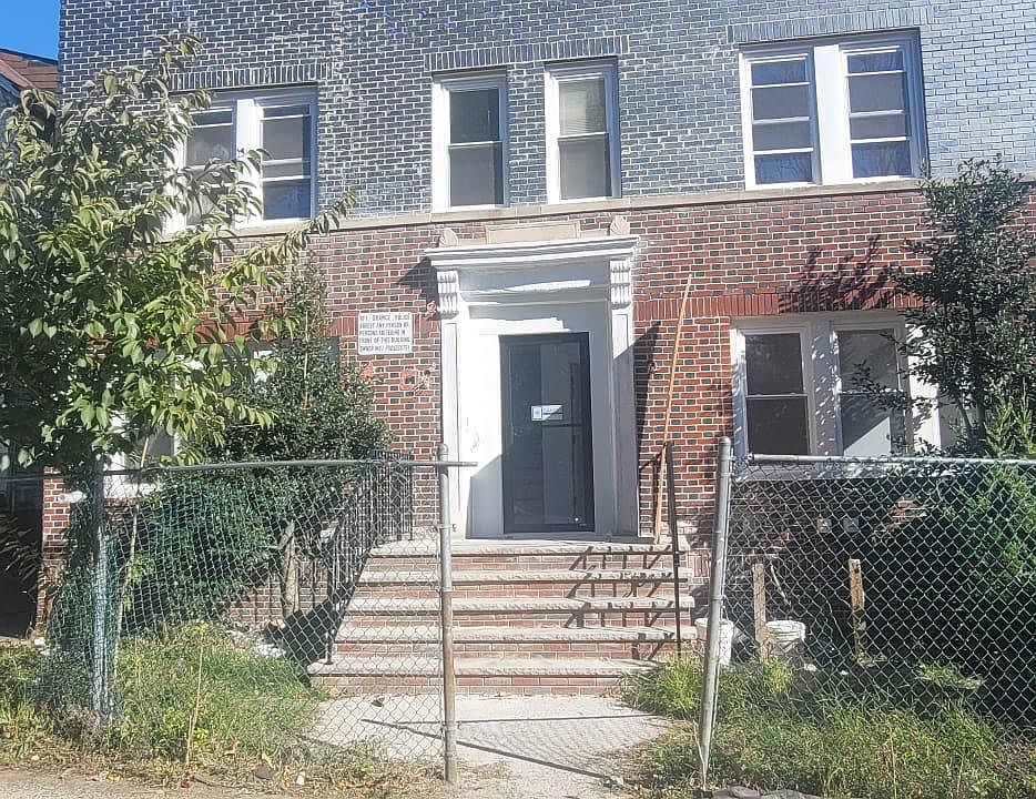 2nd image of 37 William St #1-2-4