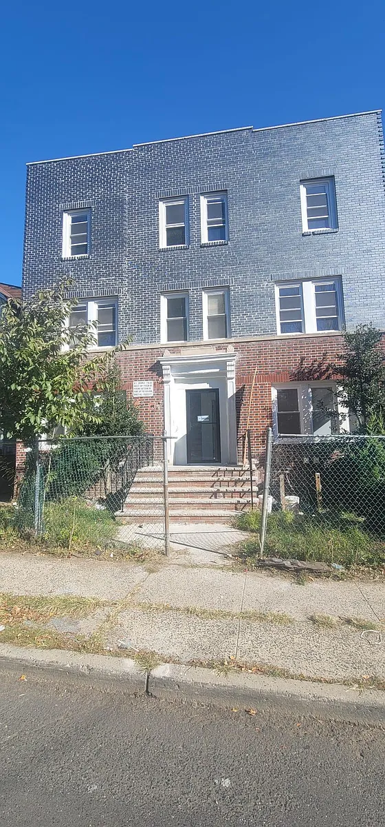 Building Photo - 37 William St #1-2-4