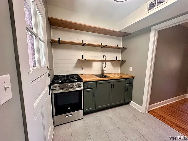 2 bed, 1.0 bath, 800 sqft, $1,600 — Photo 3