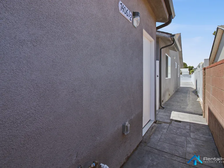 7406 Lemp Ave — Photo 12