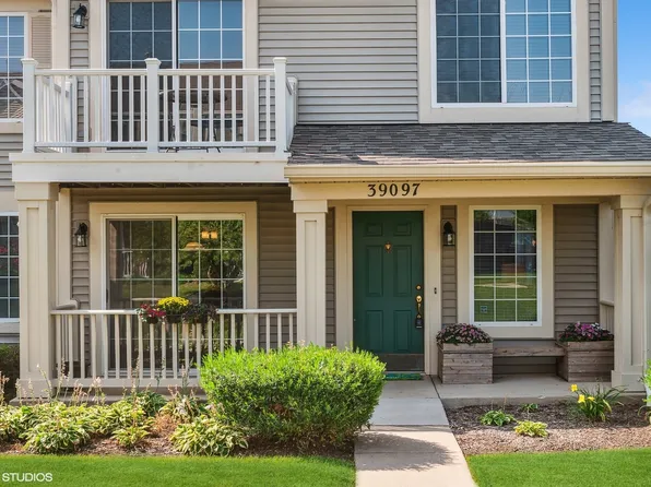 39097 N Aberdeen Ln, Beach Park, IL 60083