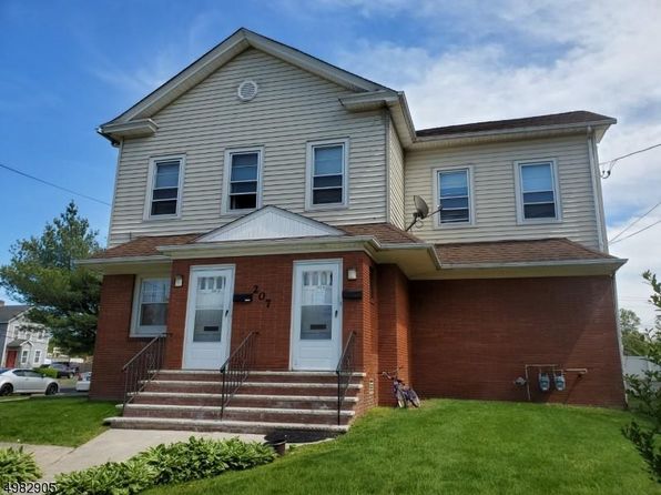 207 Front St #1