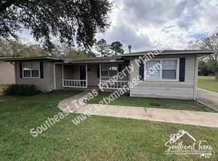 1441 Bassett St, Orange, TX 77632