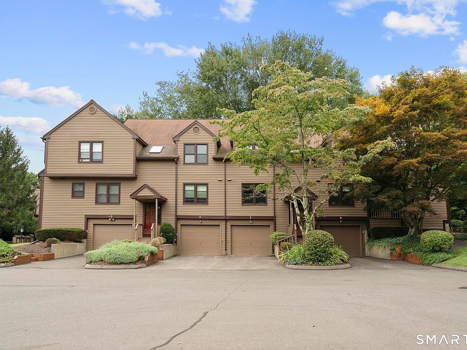 1st image of 7 Shadowwood Circle #7