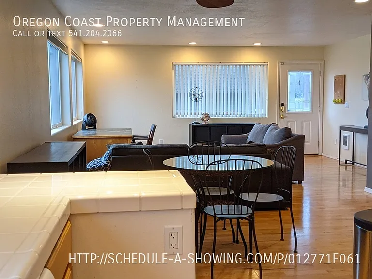 912 SW Bay View Ln — Photo 9