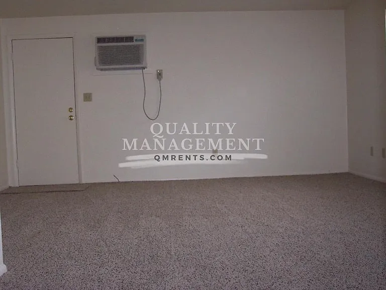 41 S Rowena St — Photo 6