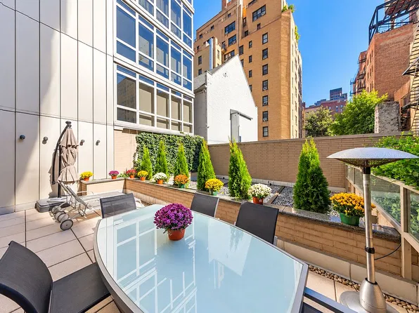300 E 55th St APT 2F, New York, NY 10022