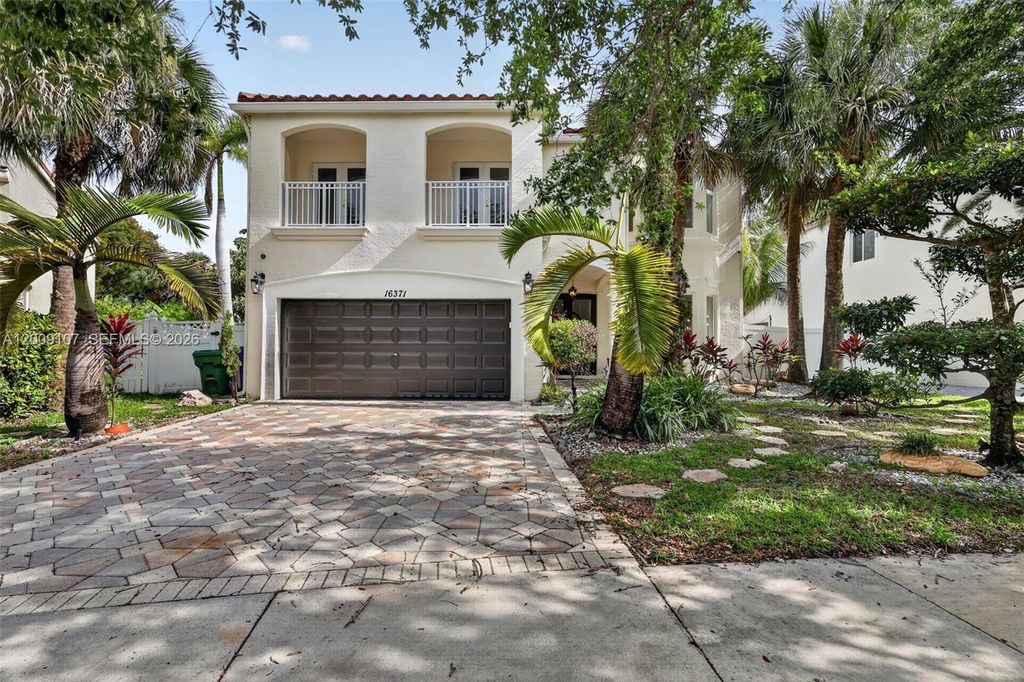 16371 SW 49th Ct, Hollywood, FL