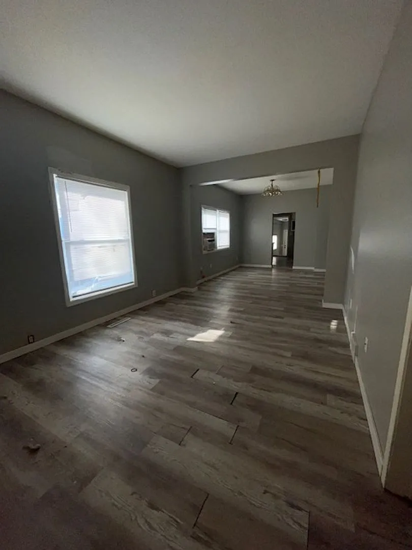 Building Photo - 217 S Lyndale Ave