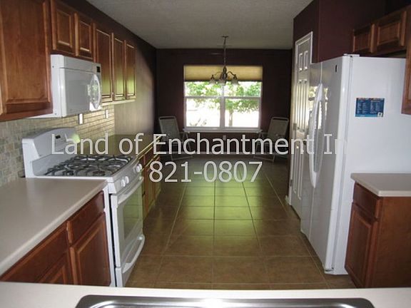 5th image of 9812 Mogollon Dr NW