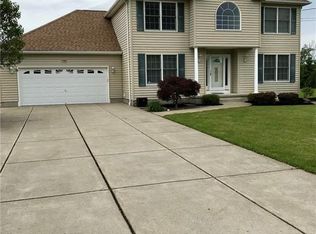 7188 Schultz Rd, North Tonawanda, NY 14120