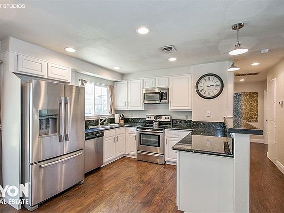4th image of 7221 Maxwell Ct