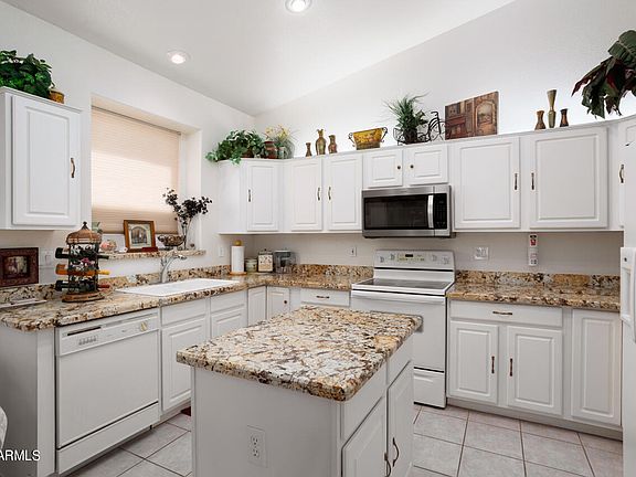 3rd image of 17217 N Thornberry Dr