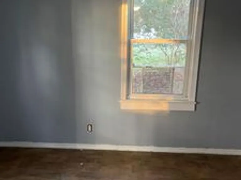 120 Barker Ave — Photo 7