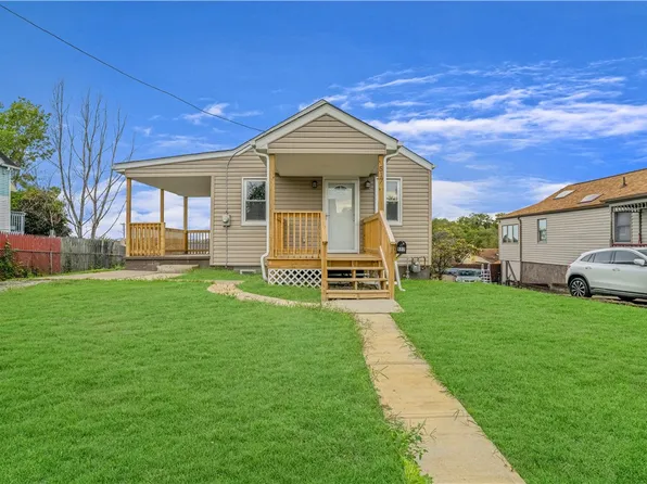 517 Cedarhurst Dr, North Versailles, PA 15137