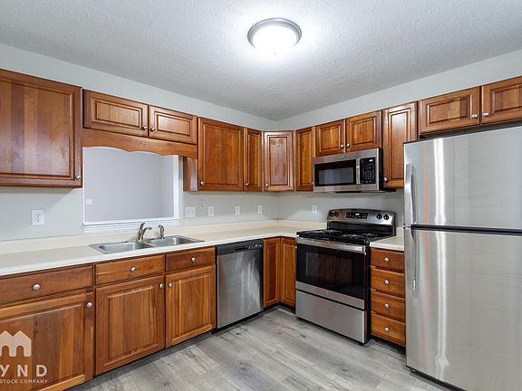 2nd image of 2205 Autumn Creek Dr