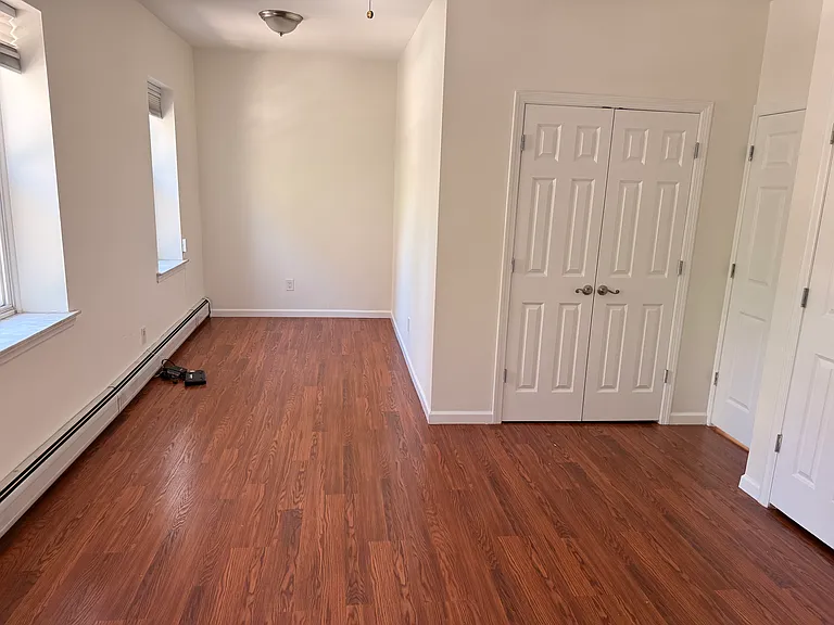41 Montgomery St #2 — Photo 9