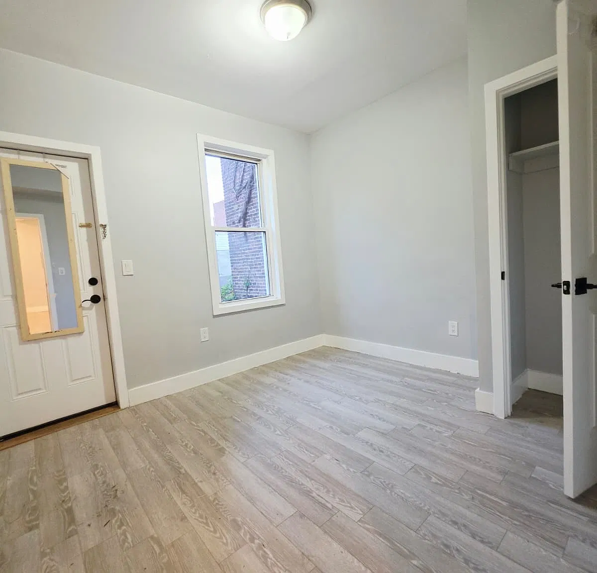 2 bed, 600 sqft, $2,150 — Photo 2