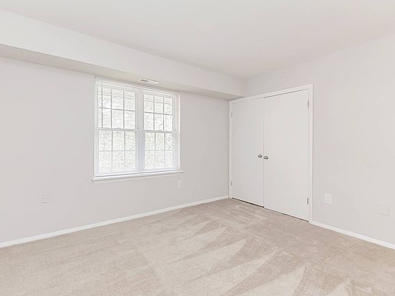 5th image of 1293 Thom Ct #M1031-3b