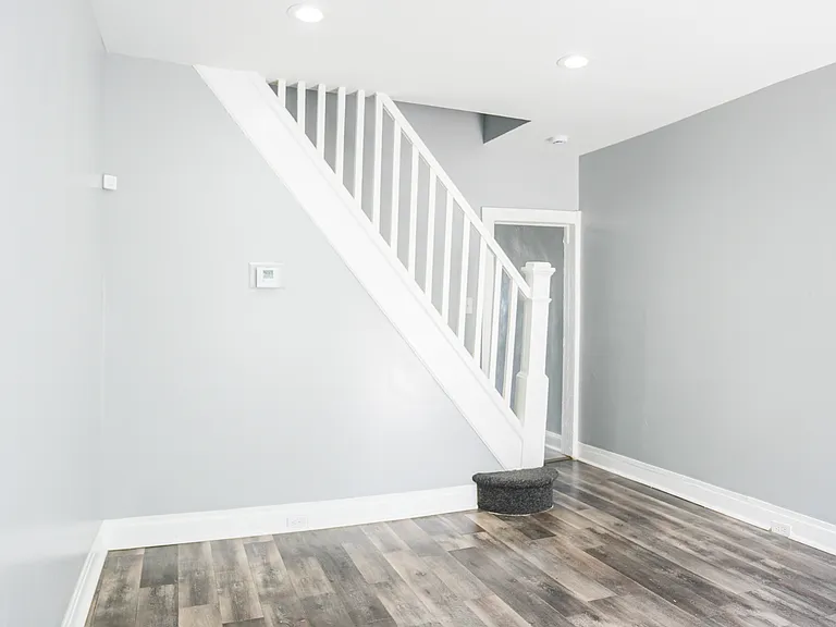 3534 E Fairmount Ave — Photo 4