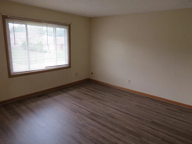 2711 Millrace Dr — Photo 2