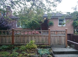 915 N 77th St, Seattle, WA 98103