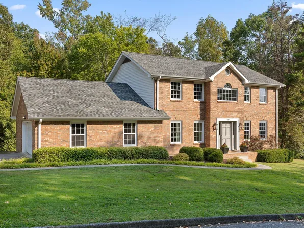 407 English Oaks Dr, Hixson, TN 37343