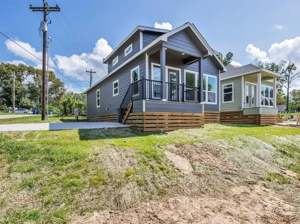 117 Rain Forest Rd, Onalaska, TX 77360