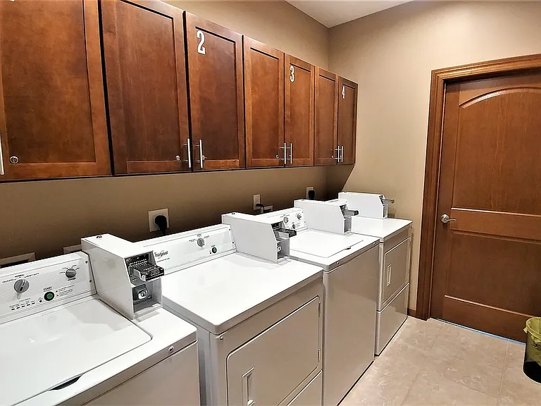 105 S Brown St — Photo 10
