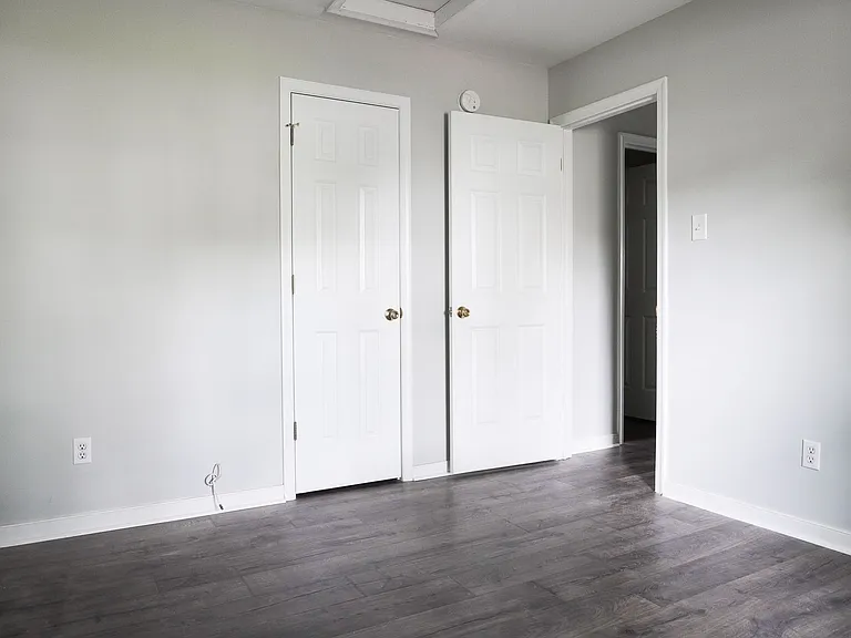 8001 Clovertree Ct — Photo 13