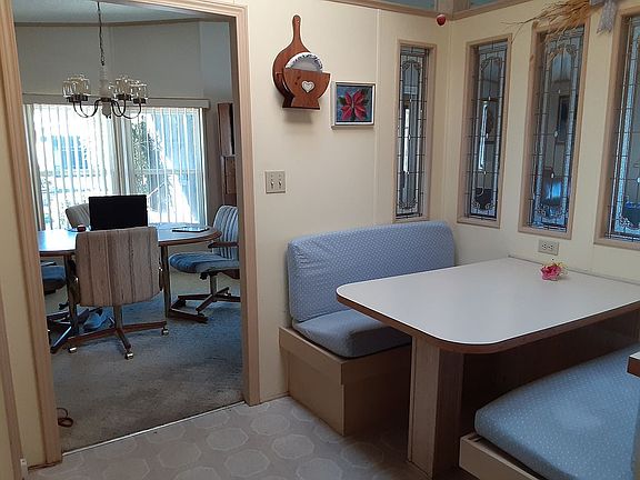 5th image of 246 Caviller Ct