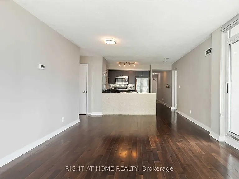 381 Front St W #2911 — Photo 4