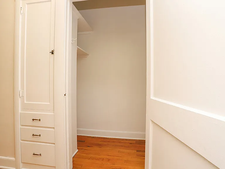 945 N Marion St — Photo 14